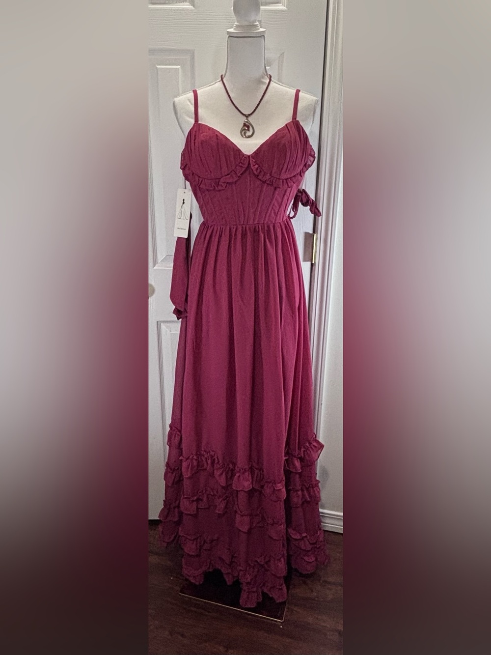NWOT UNBRANDED SZ 4/6 Burgundy Sweetheart Neckline 4-Tiered Ruffles w/Corset
